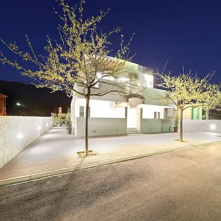 With Heated Pool Villa *