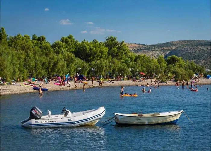 Вилла With Heated Pool