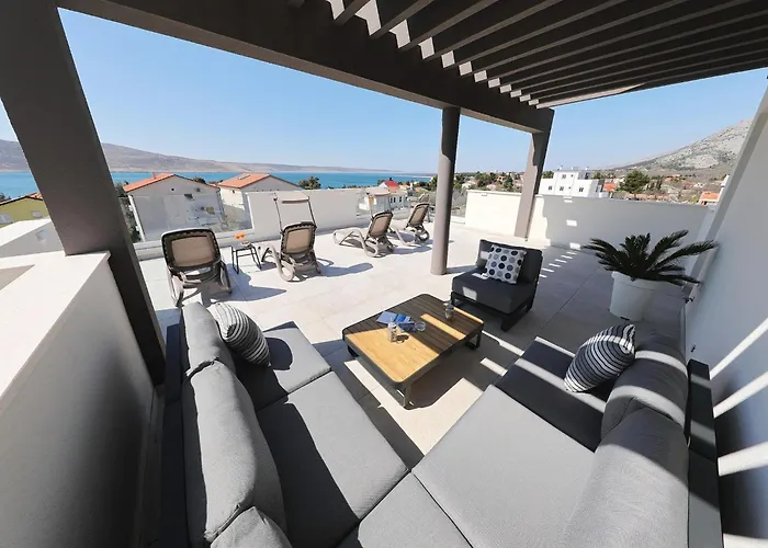 With Heated Pool 빌라