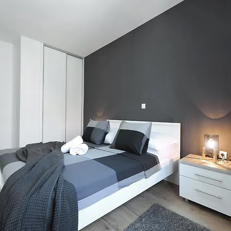 ヴィラ With Heated Pool