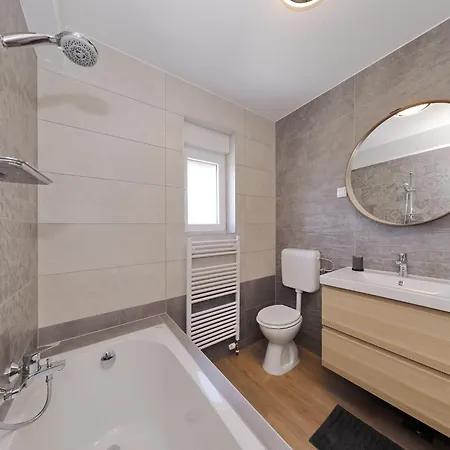 ヴィラ With Heated Pool