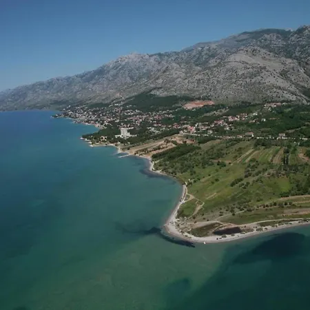 ヴィラ With Heated Pool セリネ