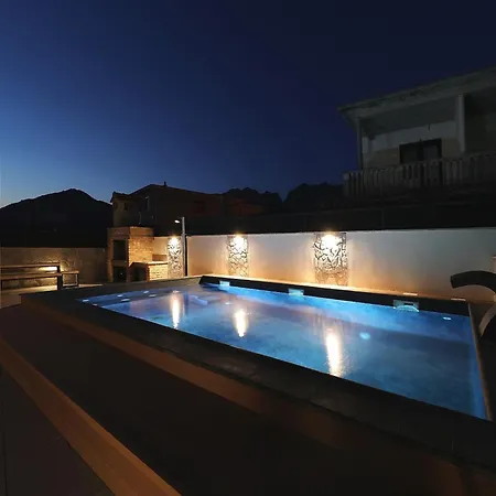 With Heated Pool ヴィラ セリネ