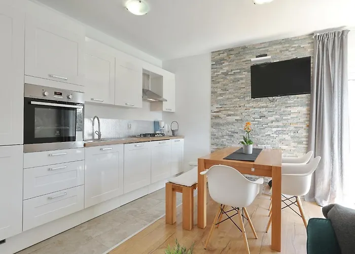 With Heated Pool Βίλα