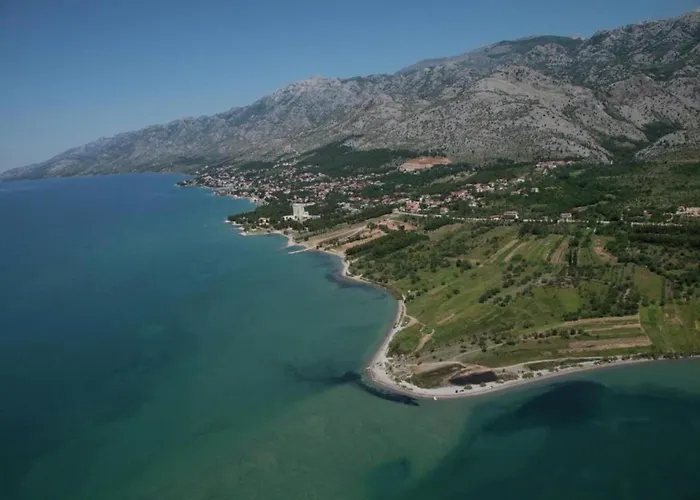 别墅 With Heated Pool 塞利讷